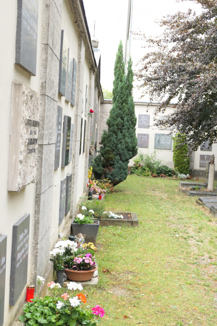 Die Urnenwandnischen am Evang. Zentralfriedhof